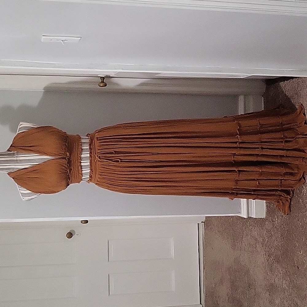 NWOT- 2-piece rust colored set.